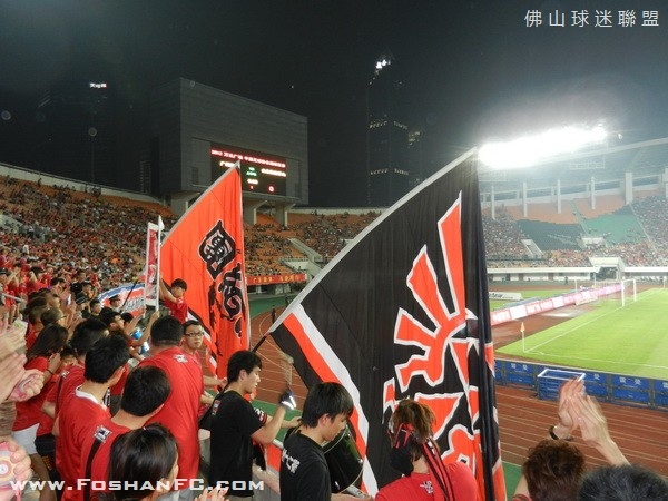  柏林联合球迷众筹改建看台，容纳量提升至五万  